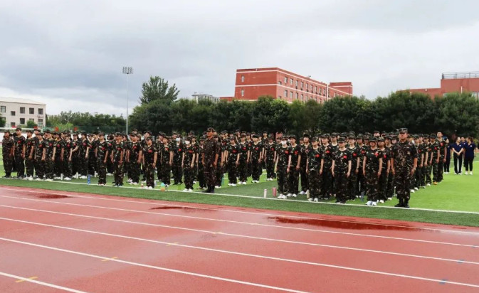 迷彩青春 激昂奋进 —— 北京怀柔索兰诺中学2023-2024级学生军训开营仪式