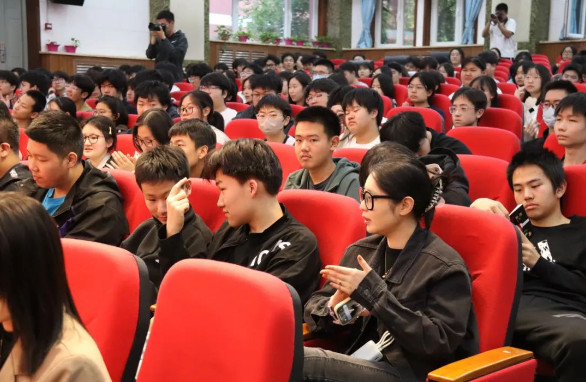 世界读书日 | 索兰诺中学古诗词朗诵大赛