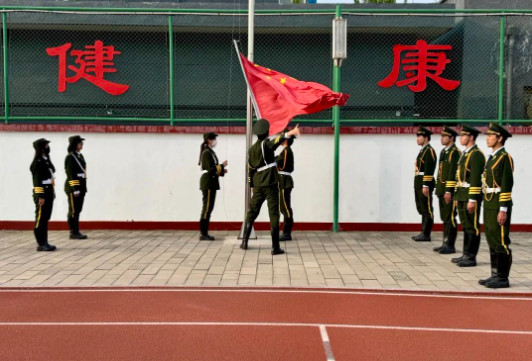 北京怀柔索兰诺中学2024-2025学年度第二学期第十三周升旗仪式