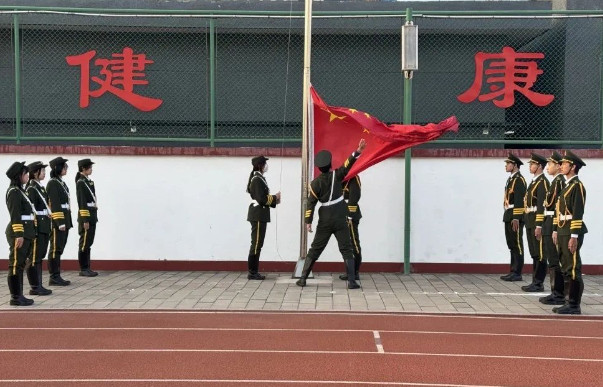 北京怀柔索兰诺中学2024-2025学年度第二学期第十四周升旗仪式