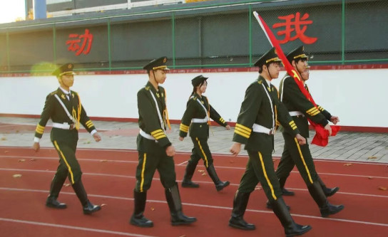 旗映初心 励优致远 | 索兰诺中学升旗仪式及十一月班级管理多维度表彰活动